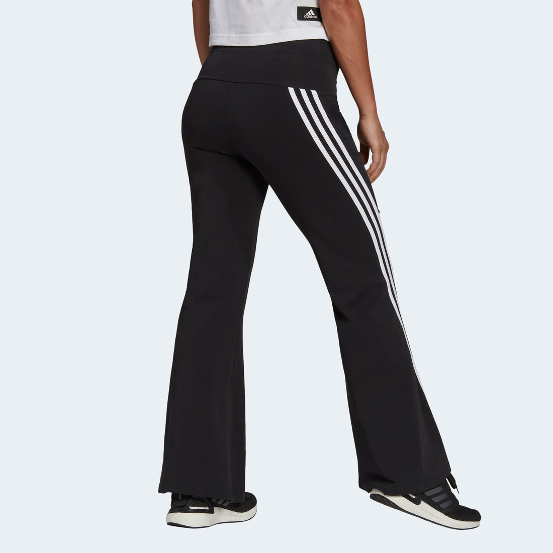 ADIDAS SPORTSWEAR FUTURE ICONS 3-STRIPES FLARE מכנס ארוך לנשים